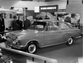 Ford Cortina Ogle GT Radford (1963) - Vorstellung von Stirling Moss' Traumwagen auf der London Motorshow 1963 Ford Cortina Ogle GT Radford (1963) - Vorstellung von Stirling Moss' Traumwagen auf der London Motorshow 1963