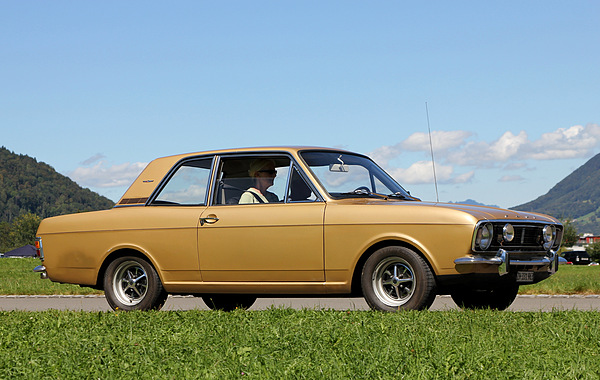Ford Cortina am British Car Meeting 2011 in Mollis - wann sind wir zum letzten Mal einem goldenen Cortina begegnet
