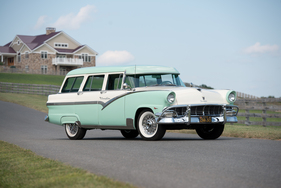 Ford Country Sedan (1956) - als Lot 223 an der RM Auction Hershey vom 9./10. Oktober 2014