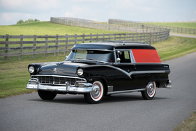 Ford Courier Sedan Delivery (1956) - als Lot 228 an der RM Auction Hershey vom 9./10. Oktober 2014
