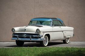 Ford Crestline Skyliner (1954) - angeboten als Lot 195 an der RM/Sotheby's Versteigerung in Hershey am 11./12. Oktober 2018