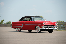 Ford Crestline Sunliner Convertible (1953) - als Lot 213 an der RM Auction Hershey vom 9./10. Oktober 2014