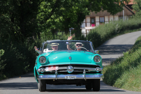 Ford Crestline Victoria (1954) - an der OCC Jungfrau-Rallye 2016