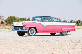 Ford Crown Victoria Sunliner (1955) - als Lot 051 an der Versteigerung von Bonhams in Quail Lodge am 18. August 2017