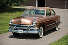 Bild: Ford Custom Deluxe Crestliner (1951) - als Lot 227 an der Versteigerung von RM/Sotheby's in Hershey 2017