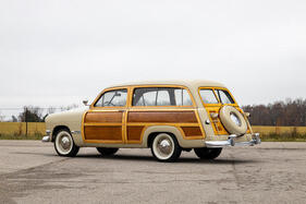 Ford Custom Deluxe Station Wagon (1950) - als Lot 32 an der Bonhams Scottsdale Versteigerung am 25. Januar 2024