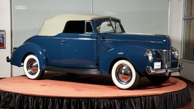 Ford De Luxe Convertible Club Coupe (1940) - als Lot 174 an der Broad Arrow “The Academy of Art University Collection” San Francisco Auction 2025