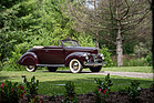 Ford Deluxe Convertible (1940) - Lot 444 an der RM/Sotheby's Hershey Versteigerung vom 4./5. Oktober 2023
