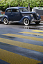 Ford Deluxe V8 (1936) - ausnahmsweise darf man am Zebrastreifen parkieren - O-iO 2016