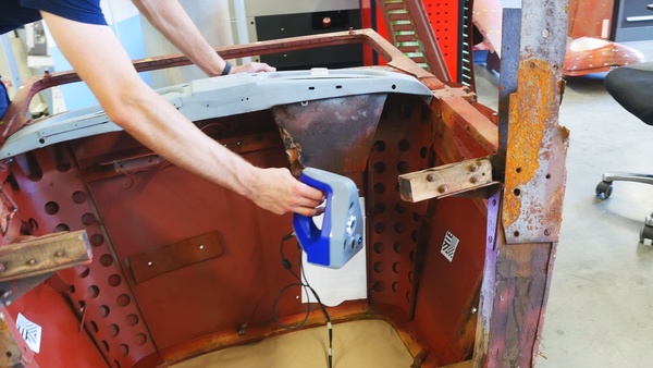 Ford Eifel Gläser Cabriolet (1937) - Arbeit mit dem Artec-Handscanner im Innenraum