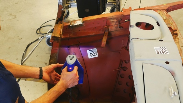 Ford Eifel Gläser Cabriolet (1937) - Arbeit mit dem Artec-Handscanner im Innenraum