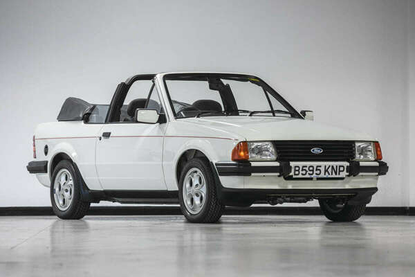 Ford Escort 1.6i Cabriolet (1985) - als Lot 693 angeboten anlässlich Silverstone Auctions “NEC Classic Motor Show Sale" am 12. November 2022