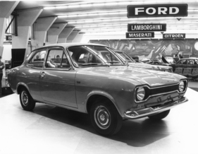 Ford Escort (1973) - jetzt in der Schweiz als deutscher Escort am Start, was in England viel Staub aufgewirbelt hat - am Genfer Automobilsalon von 1973