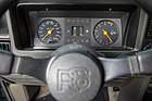Ford Escort RS 1600i (1982) - relativ kleine Hauptinstrumente, viele Kontrollleuchten