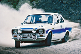 Ford Escort RS 2000 (1973) – liegt wie ein Brett auf der Strasse