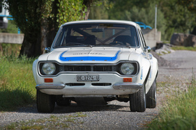 Ford Escort RS 2000 (1974) - vorbereitet für den Rallye-Einsatz, z.B. mit Motor-Unterbodenschutz