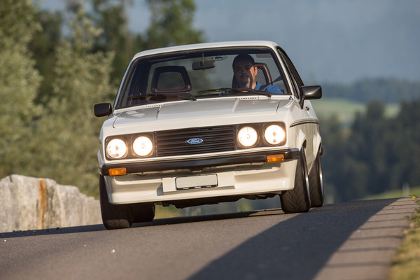 Bild: Ford Escort RS 2000 (1979) - die Doppelscheinwerfer signalisieren Sportlichkeit