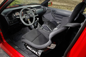 Ford Escort RS Cosworth (1992) - Puristisches Interieur