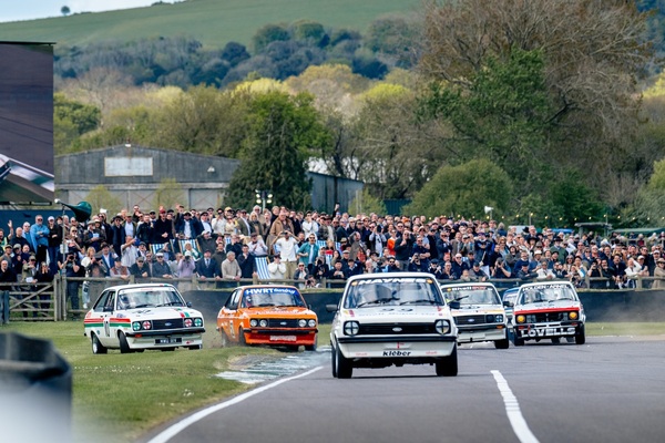 Bild: Ford Escort und Fiesta fast unter sich im Rennen um die Win Percy Trophy - 83. Goodwood Members' Meeting 2026