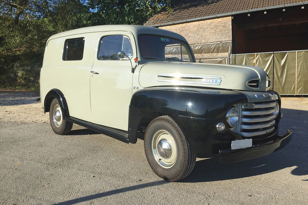 Ford F-1 Panel Truck ex. CH-Post (1949) - als Lot 75 an der Versteigerung der Oldtimer Galerie in Toffen am 19. Oktober 2019