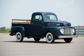 Ford F-1 Pickup (1949) - als Lot 207 an der RM Auction Hershey vom 9./10. Oktober 2014