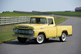 Ford F-100 Custom Cab Pickup (1959) - als Lot 220 an der RM Auction Hershey vom 9./10. Oktober 2014