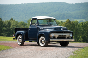 Ford F-100 Pickup (1954) - als Lot 253 an der RM Auction Hershey vom 9./10. Oktober 2014