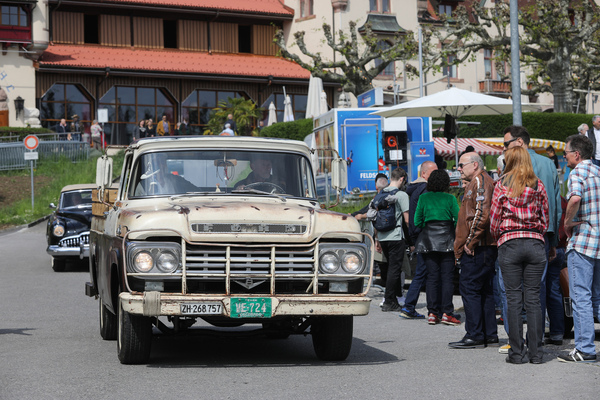 Bild: Ford F-100 Styleside (1959) - Wo "Truck" draufsteht ist auch ein Truck drin - Albisgütli Classics Cars & Bikes April 2025
