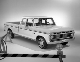 Ford F-150 SuperCab (1974) - grösser und sperriger, aber auch mit mehr Platz in den Siebzigerjahren