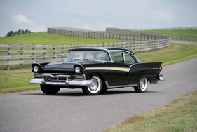 Ford Fairlane 500 Club Sedan 'F-Code' (1957) - als Lot 216 an der RM Auction Hershey vom 9./10. Oktober 2014