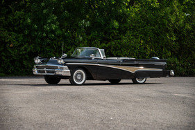 Ford Fairlane 500 Skyliner (1958) - Lot 218 an der RM/Sotheby's Hershey Versteigerung vom 4./5. Oktober 2023