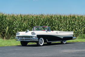 Ford Fairlane 500 Skyliner (1958) - als Lot 169 an der Versteigerung von RM/Sotheby's in Hershey 2017