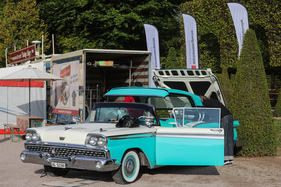 Ford Fairlane 500 Skyliner (1959) - mit versenkbarem Blechdach - 21. Classic-Gala Schwetzingen 2025