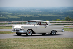 Ford Fairlane 500 Skyliner Retractable Hardtop (1957) - als Lot 250 an der RM Auction Hershey vom 9./10. Oktober 2014