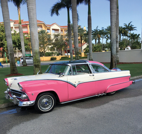 Ford Fairlane Crown Victoria Skyliner (1955) - als Lot 1077 an der RM Auction Fort Lauderdale am 6./7. April 2018