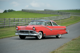 Ford Fairlane Crown Victoria Skyliner 'Glass Top' (1956) - als Lot 239 an der RM Auction Hershey vom 9./10. Oktober 2014