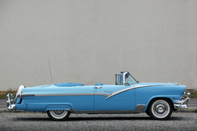 Ford Fairlane Sunliner (1956) - Seitenansicht Ford Fairlane Sunliner (1956) - Seitenansicht