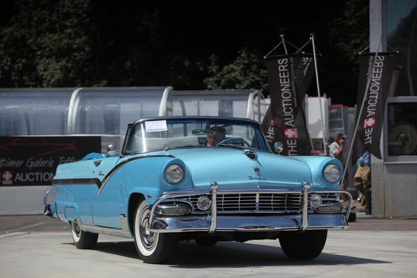Ford Fairlane Sunliner Convertible (1956) - als Lot 23 an der Versteigerung der Oldtimer Galerie auf dem Dolder am 16. Juni 2018