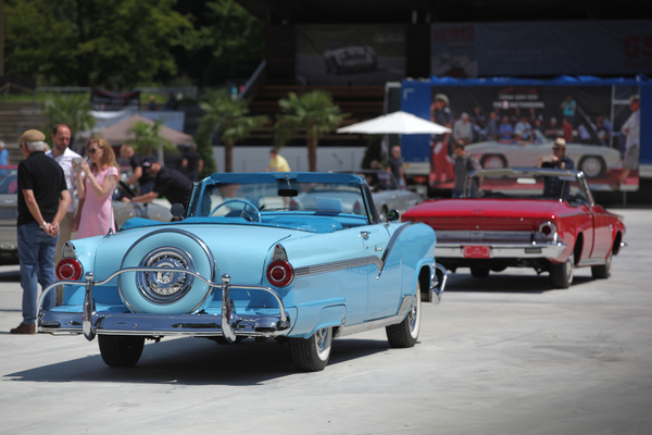 Ford Fairlane Sunliner Convertible (1956) - als Lot 23 an der Versteigerung der Oldtimer Galerie auf dem Dolder am 16. Juni 2018