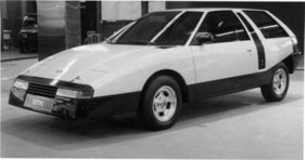 Ford Fiesta GTK Ghia (1979) - Weltpremiere, keilförmig und mit interessantem Fensterschlitz hinter der Seitentüre - Genfer Automobilsalon 1979
