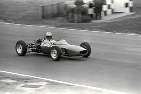 Bild Ford Formel Ford (1967) - Denis Hulme bei Testfahren in Silverstone