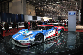 Ford GT (2016) - zum 50. Jubiläum des Siegs wieder in Le Mans am Start - Genfer Autosalon 2017