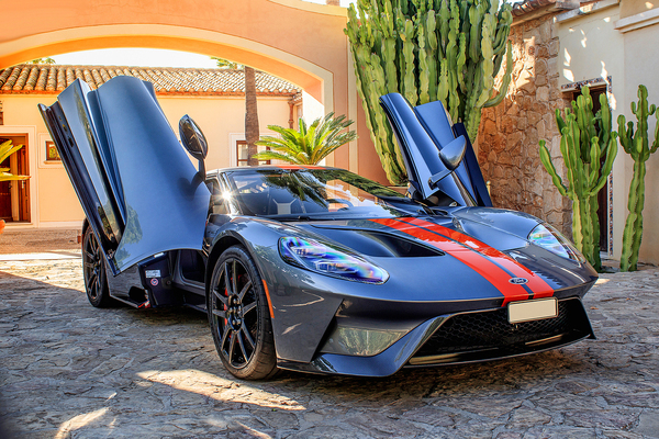 Bild: Ford GT (2018) - als Lot 129 angeboten an der Versteigerung Oldtimer Galerie Toffen in Gstaad vom 29. Dezember 2021