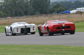 Ford GT 40 (1965) - im Rennen um die Whitsun Trophy am Goodwood Revival 2013
