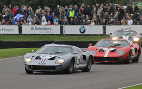 Ford GT 40 (1965) - im Rennen um die Whitsun Trophy am Goodwood Revival 2013