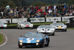 Ford GT 40 (1965) - im Rennen um die Whitsun Trophy am Goodwood Revival 2013