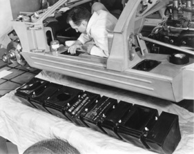 Ford GT 40 (1965) - schön zu sehen die Benzintanks vor dem Einbau