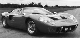 Ford GT 40 Mark III (1967) - nur gerade sieben Stück dieser Strassenversion wurden gebaut, hier das Exemplar, das für die New York Autoshow vorgesehen war