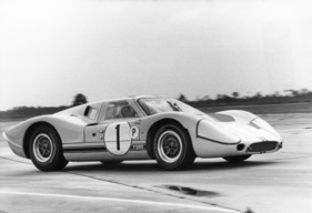 Ford GT 40 Mk IV (1967) - Gesamtsieger Ford GT40 MkIV mit Mario Andretti und Bruce McLaren (12 Stunden von Sebring 1967)