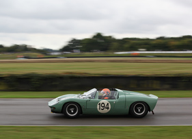 Ford GT 40 Roadster (1965) - im Rennen um die Whitsun Trophy am Goodwood Revival 2013